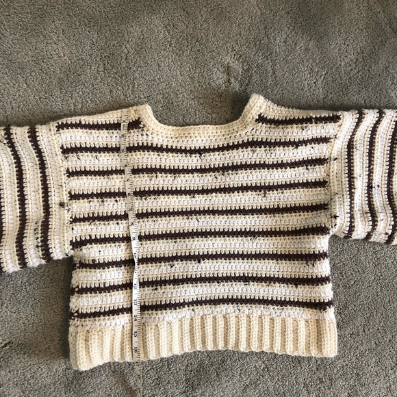 Handmade crochet cardigan - Picture 2 of 3